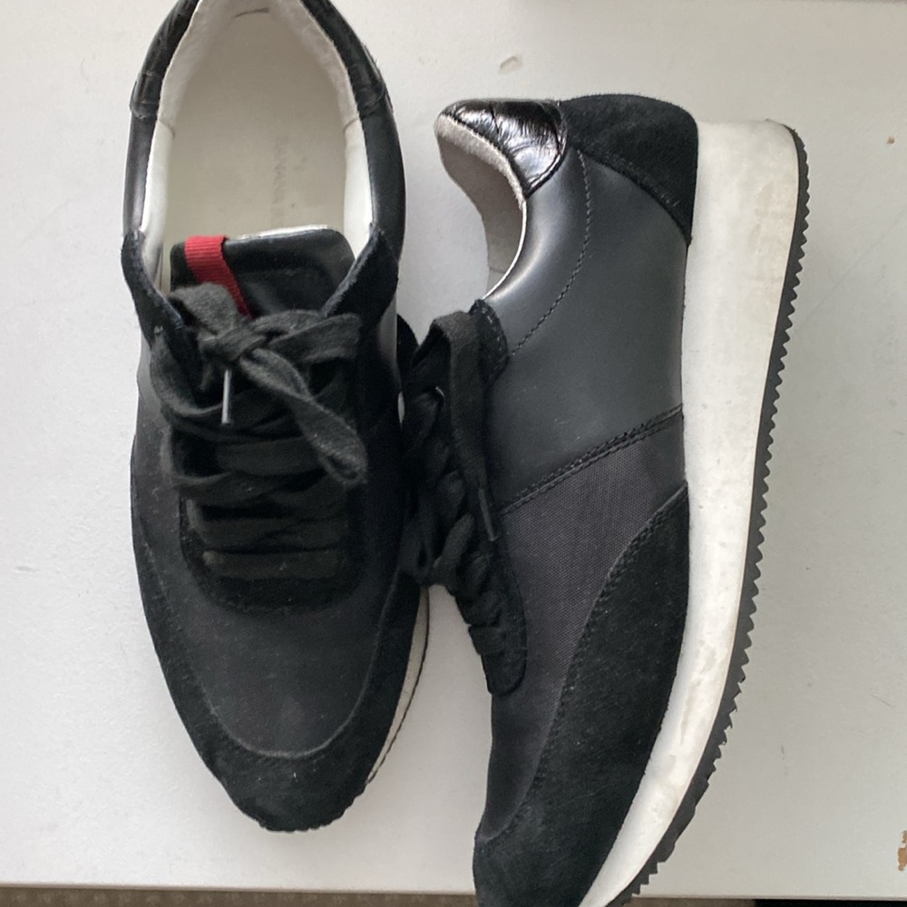 Banana Republic Essential Sneaker